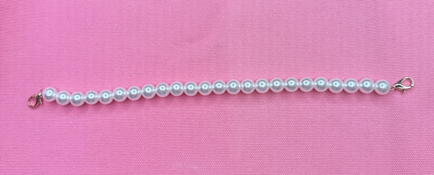 Timeless Pearl Hat Chain